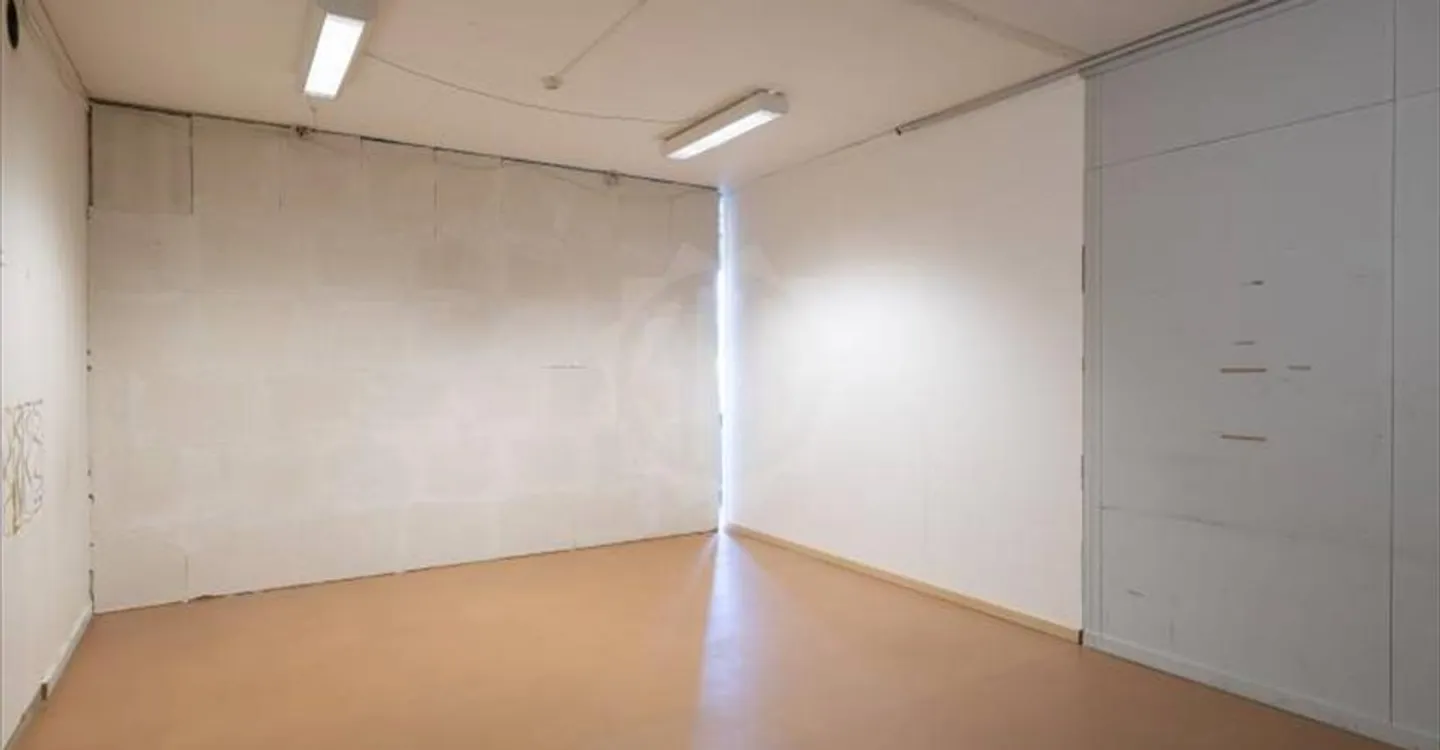 Bureau à louer - Photo 6 sur 7