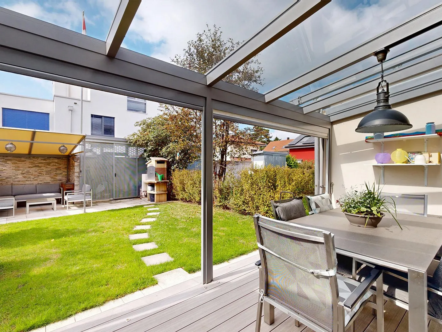 Une maison avec de l'espace pour toute la famille - Photo 2 sur 18