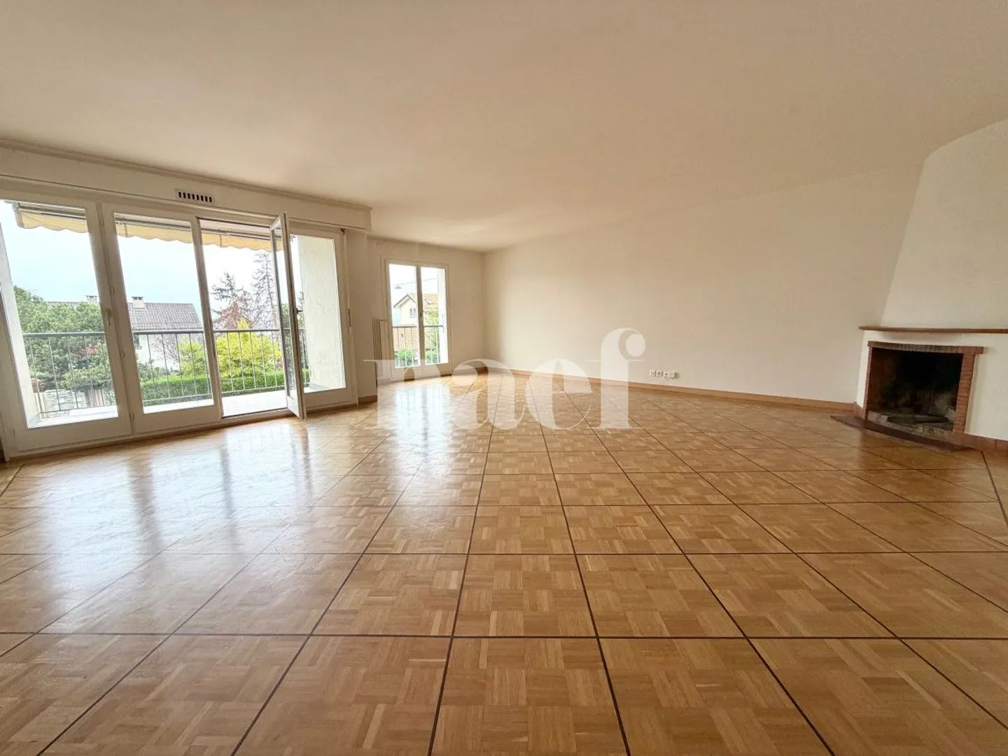 6.5 Room Apartment - Photo 1 of 6