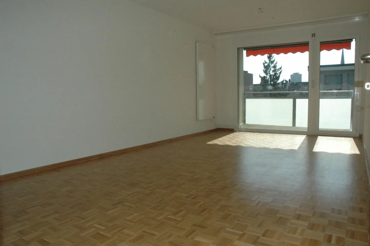 Zentrale Wohnung mit Balkon - Foto 2 von 6