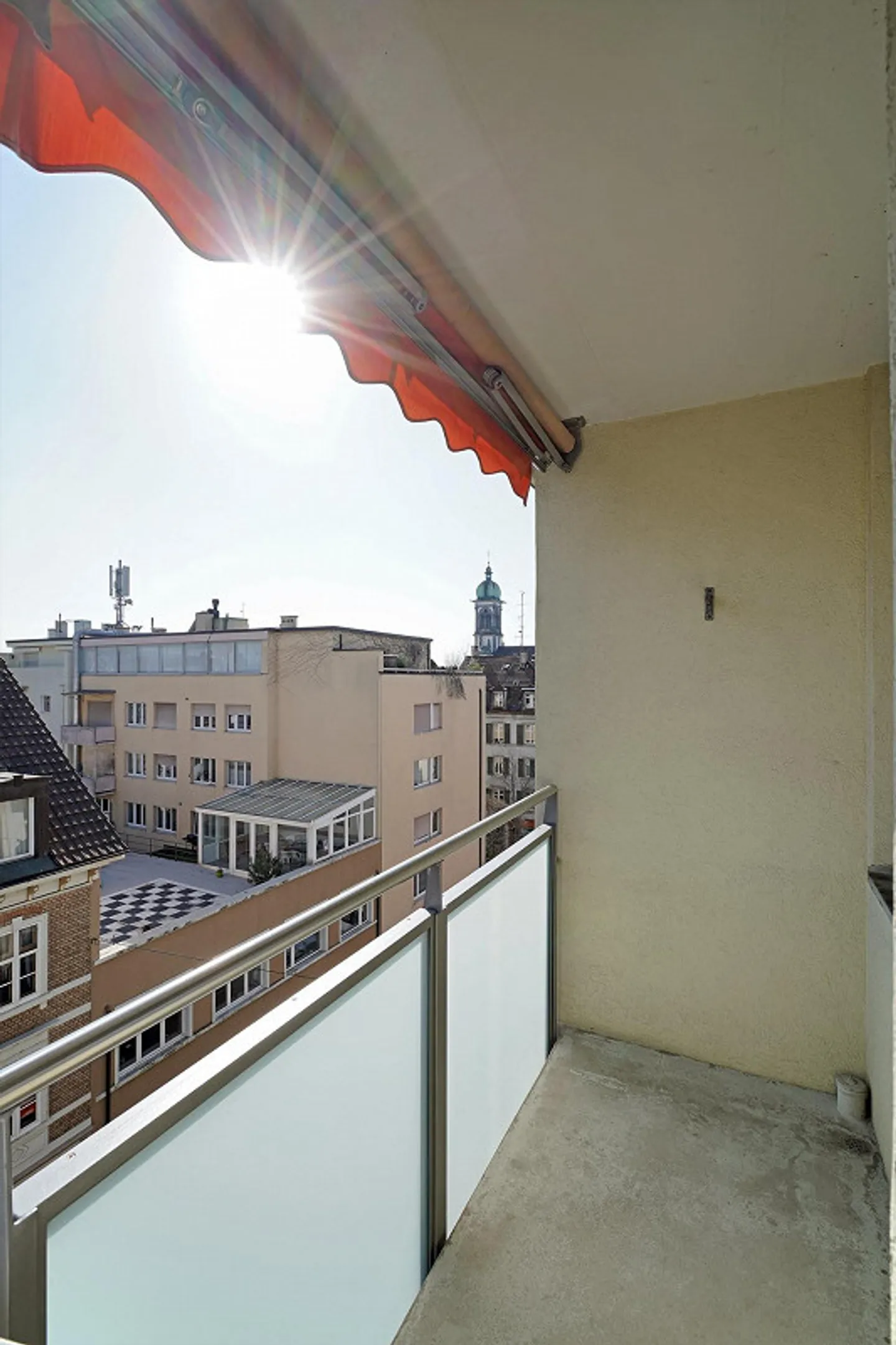 Zentrale Wohnung mit Balkon - Foto 5 von 6