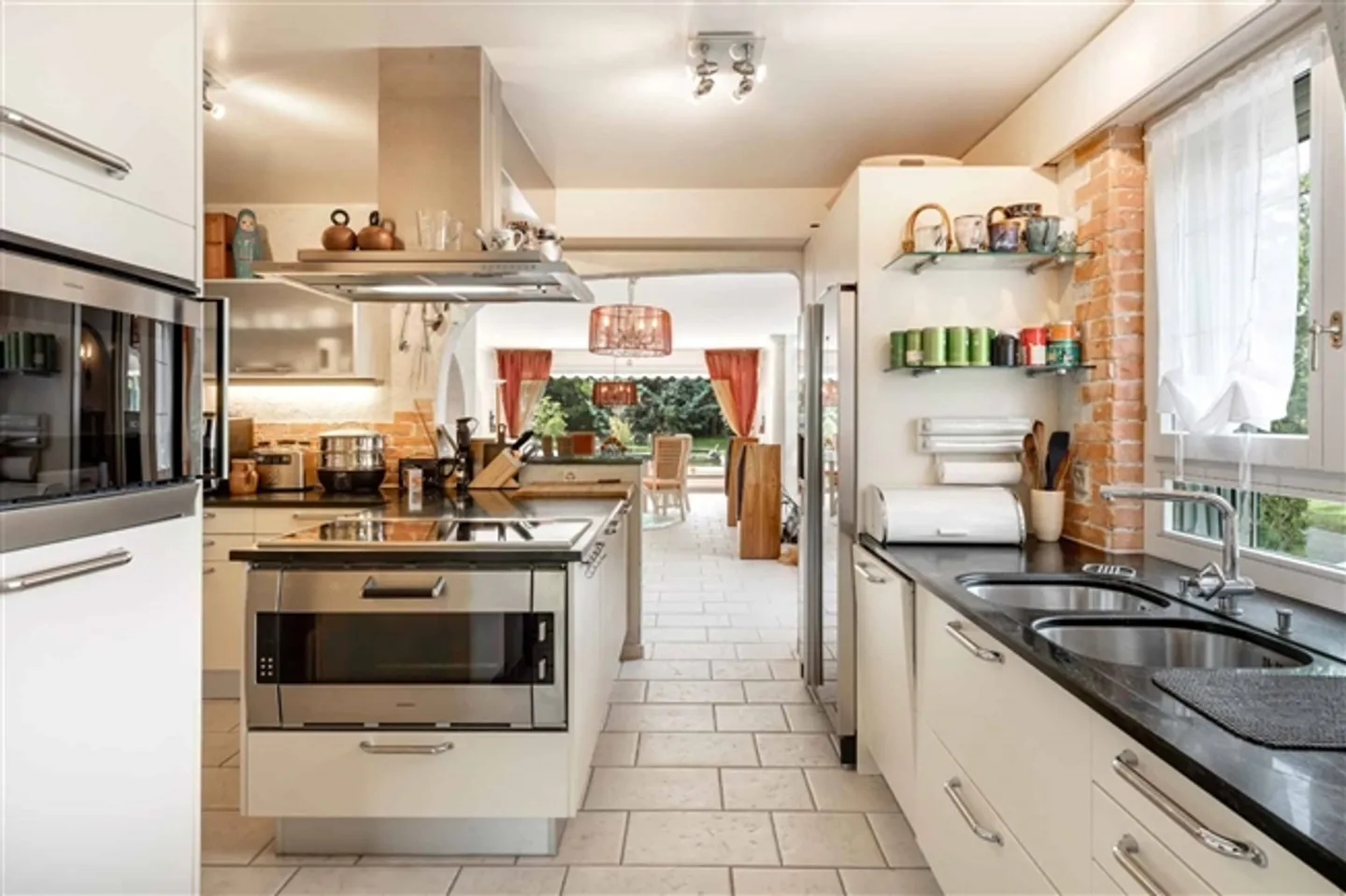 In assoluta tranquillità, magnifica proprietà di 580 m² - Foto 6 di 13