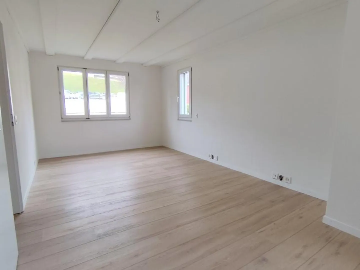 Appartement fraîchement rénové avec grande terrasse - Photo 6 sur 17