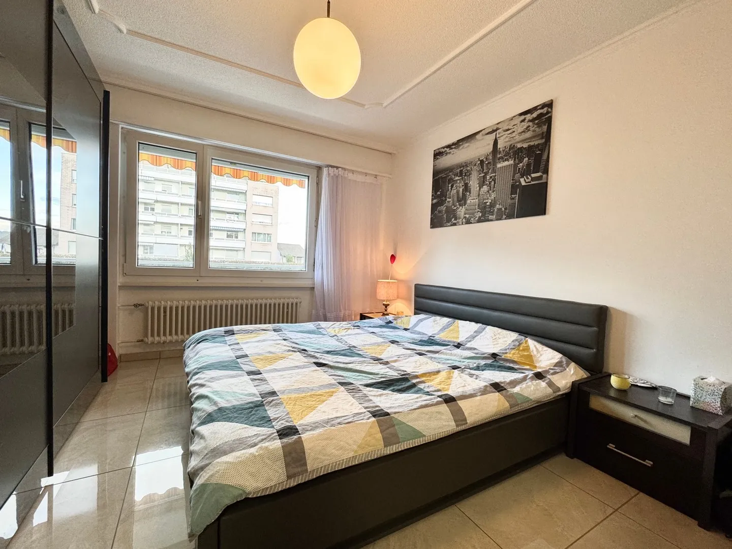 EMPLACEMENT UNIQUE AVEC PISCINE ET ACCÈS À L'AARE - Photo 6 sur 13