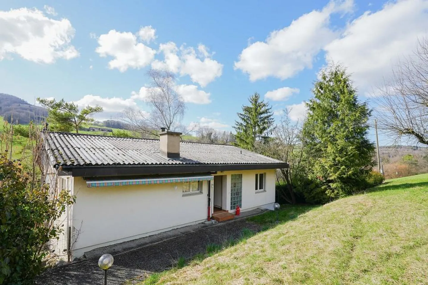 Charmantes Freistehendes Einfamilienhaus - Foto 7 von 13