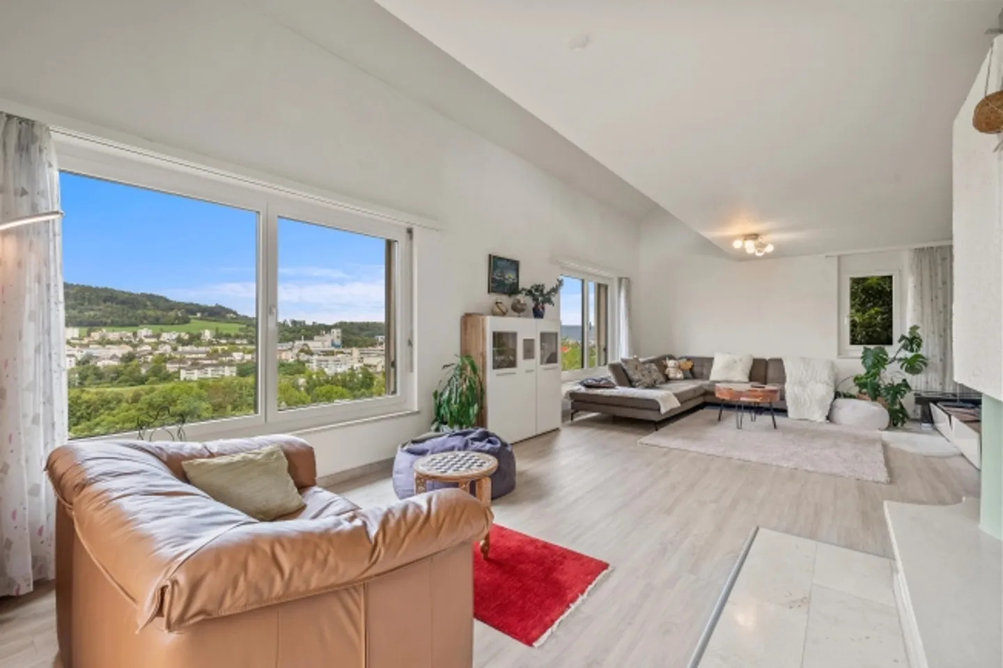 Casa unifamiliare di 5 stanze con vista panoramica e giardino a Füllinsdorf - Foto 5 di 13