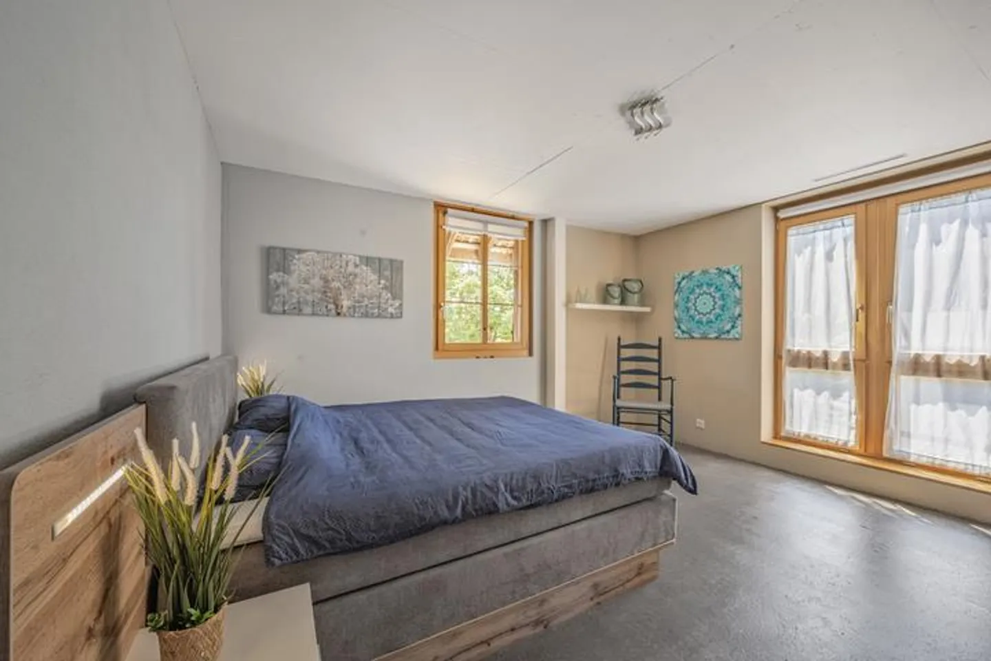 UNIQUE 3.5-ROOM APARTMENT WITH HISTORICAL CHARM - Photo 6 of 8