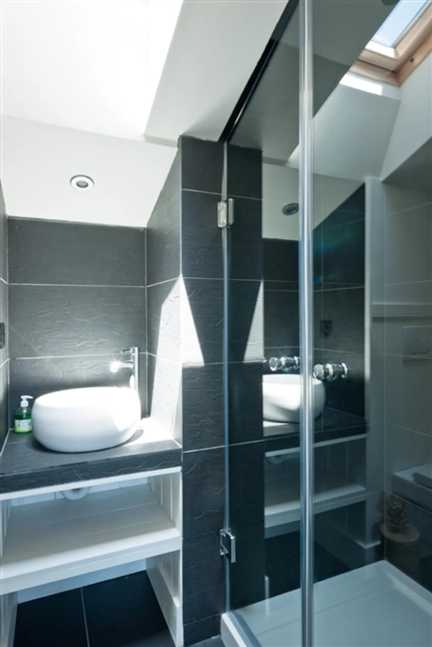 Beautiful building with 4 apartments + restaurant - Photo 6 of 20