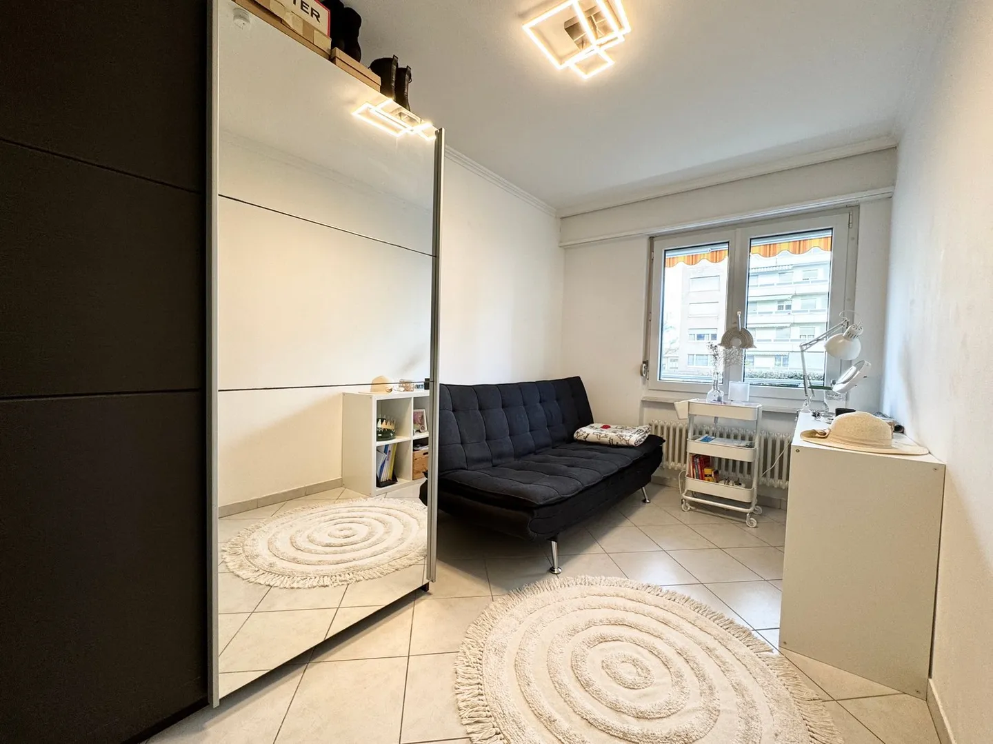 EMPLACEMENT UNIQUE AVEC PISCINE ET ACCÈS À L'AARE - Photo 8 sur 13