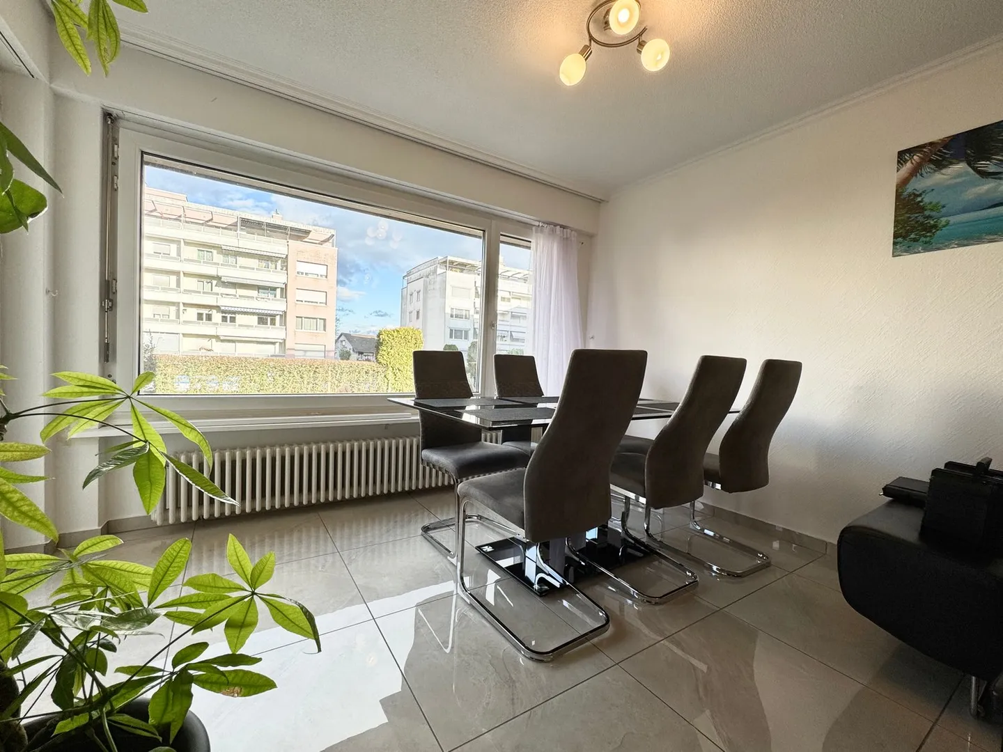 EMPLACEMENT UNIQUE AVEC PISCINE ET ACCÈS À L'AARE - Photo 9 sur 13