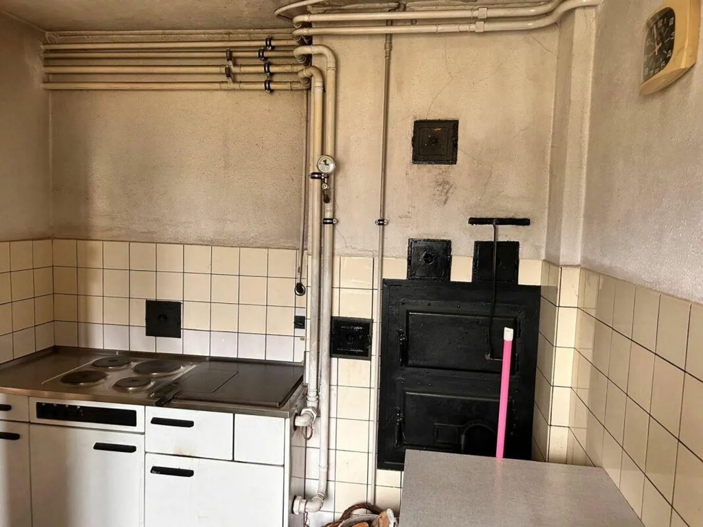 Maison individuelle avec d'innombrables possibilités, adaptée pour des privés... - Photo 5 sur 9