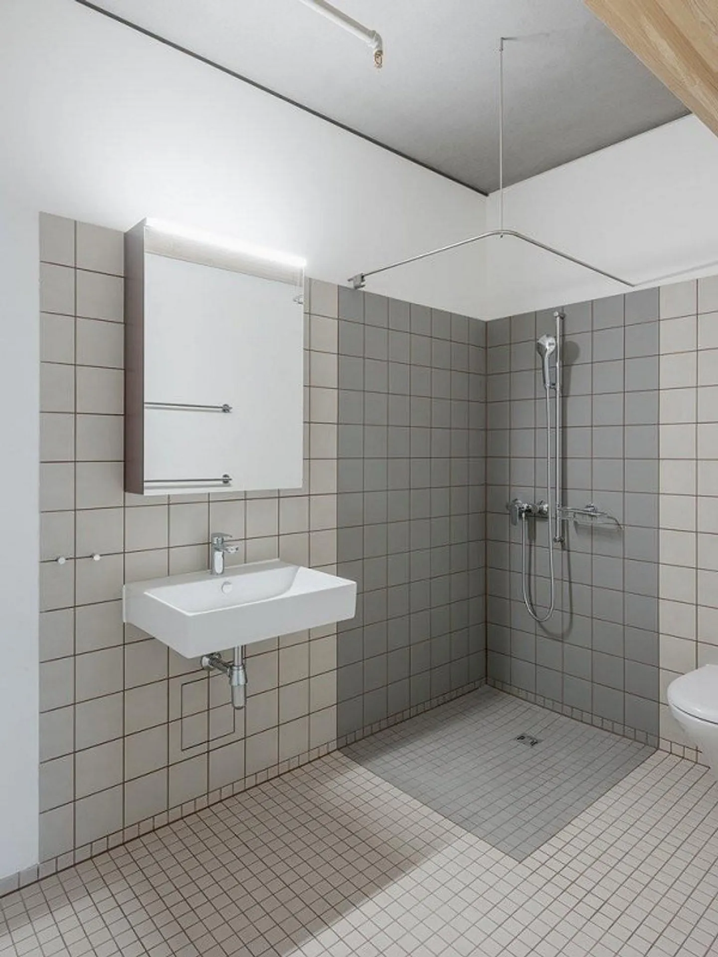 AFFITTARE SENZA CAUZIONE - Visita Ora! Vita Moderna con Vista - Foto 3 di 8