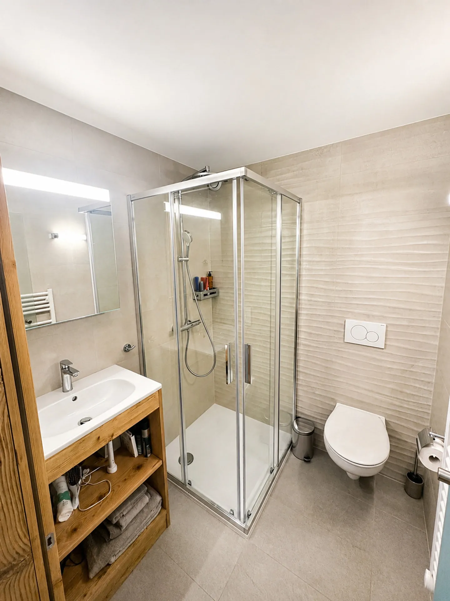 Charming 4.5 room renovated in a green setting - Photo 9 of 20