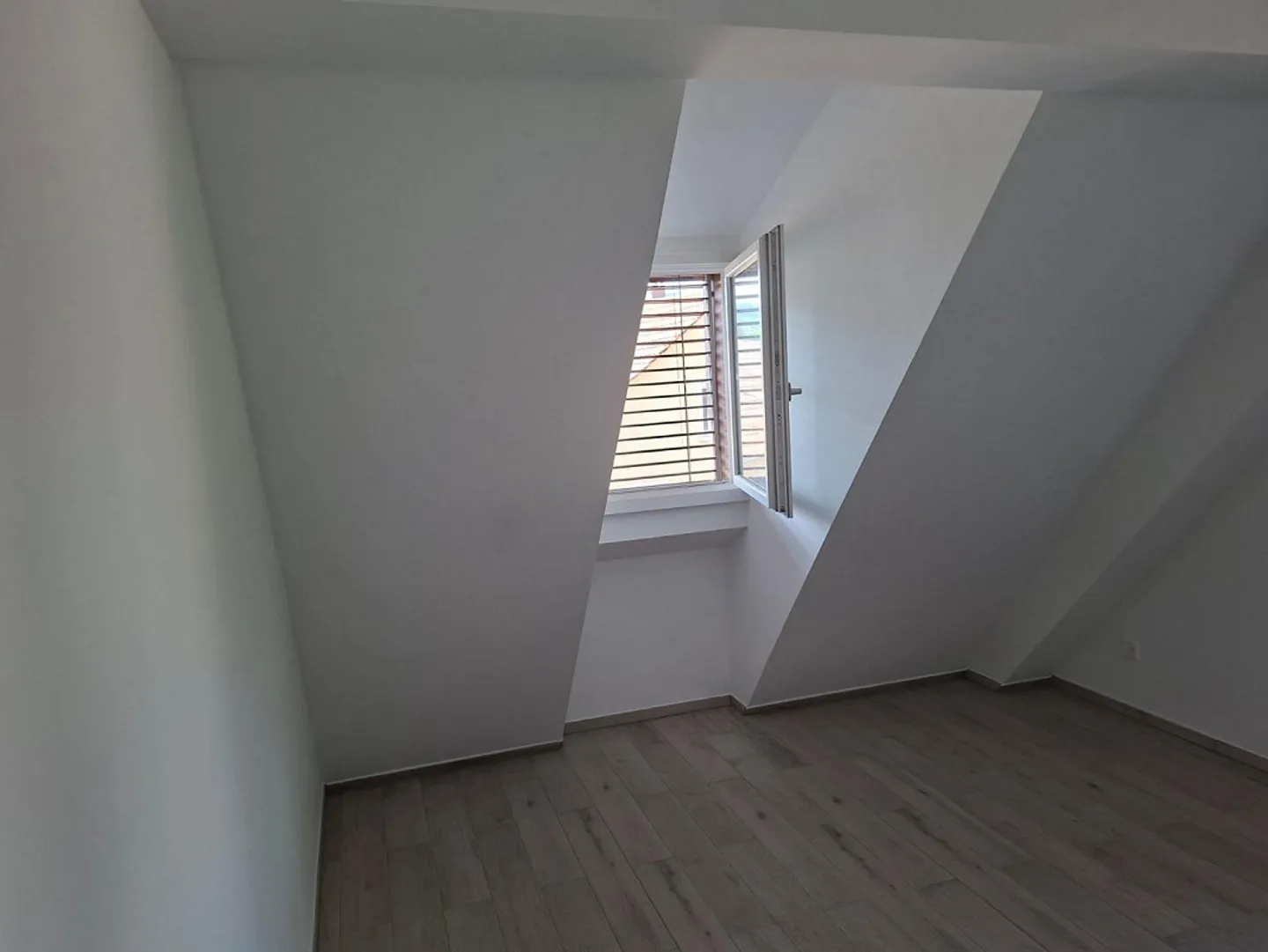 3.5 Room Apartment - Photo 7 of 10