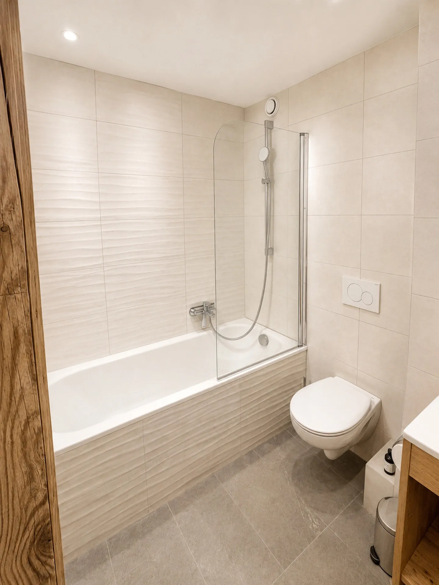 Charming 4.5 room renovated in a green setting - Photo 17 of 20