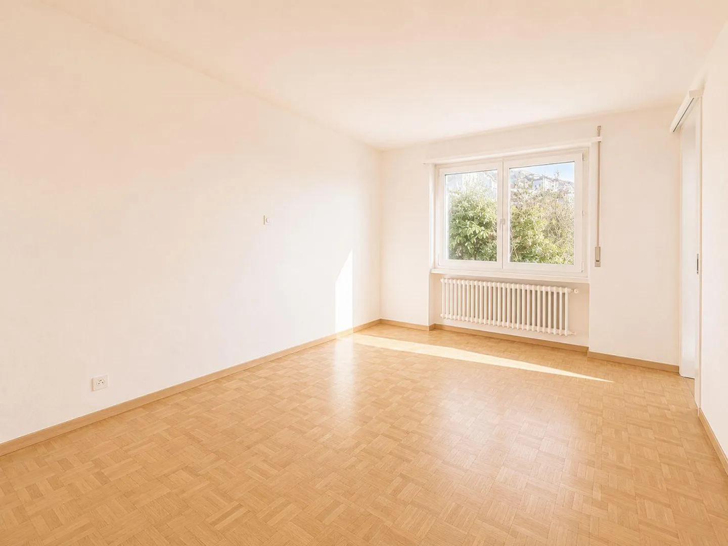 Helles Apartment im erhöhten Erdgeschoss mit offener Aussicht - Foto 5 von 8