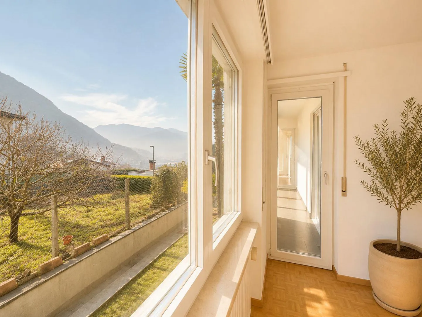 Helles Apartment im erhöhten Erdgeschoss mit offener Aussicht - Foto 6 von 8