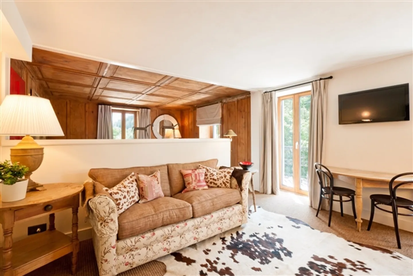 Beautiful building with 4 apartments + restaurant - Photo 14 of 20