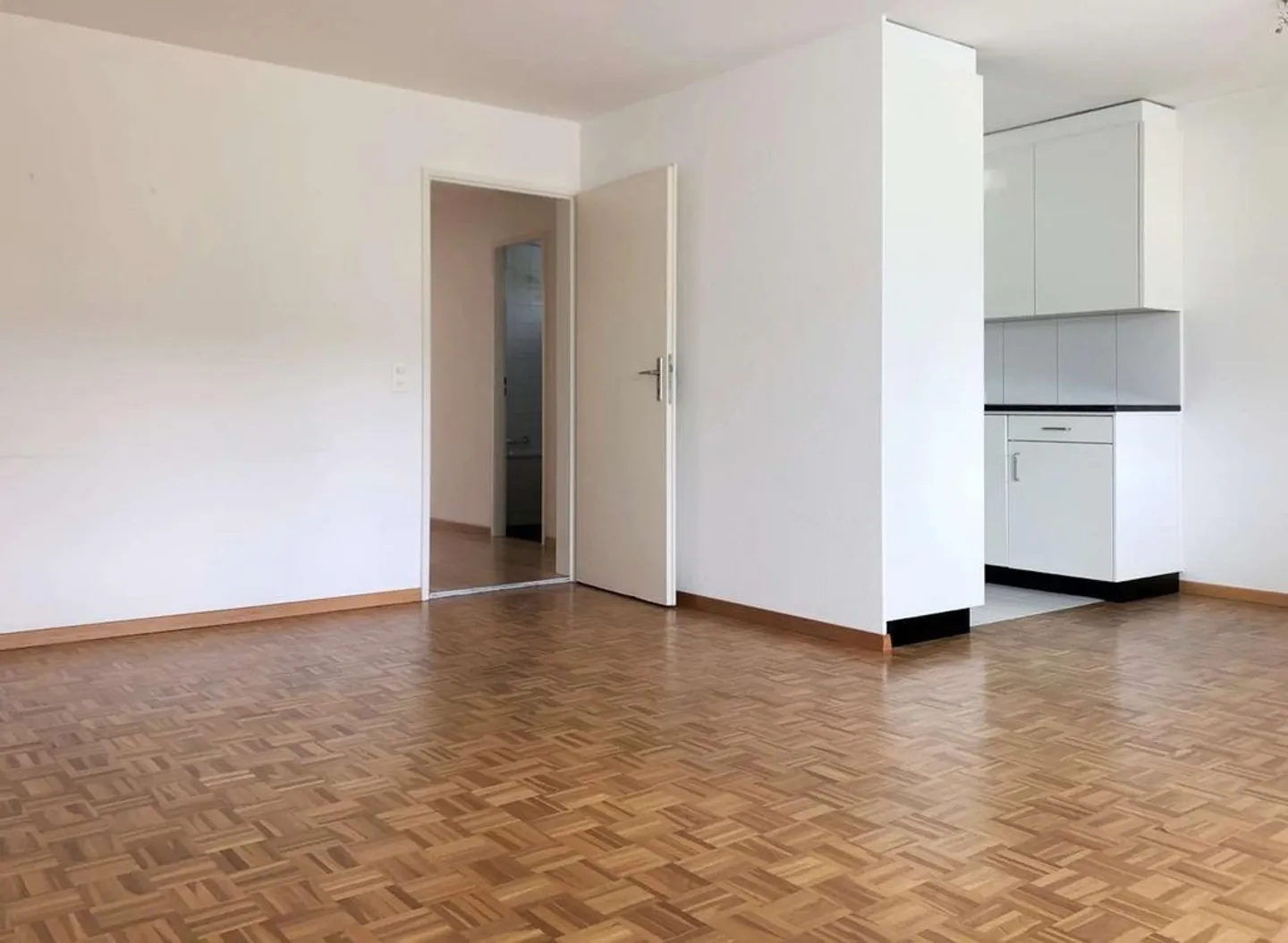 Beautiful apartment with many advantages in Moosseedorf - Photo 3 of 8