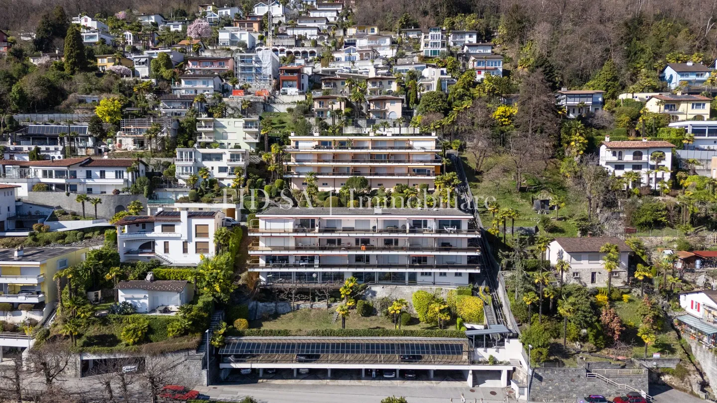 Apartment with Stunning Lake View - Photo 10 of 10
