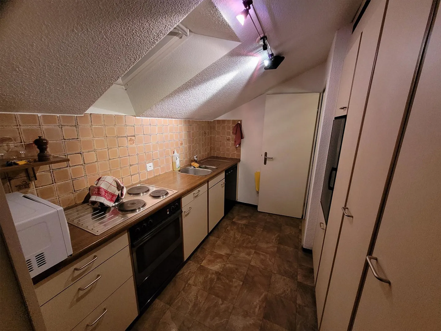 Appartamento mansardato di 2,5 stanze in affitto - Foto 5 di 8