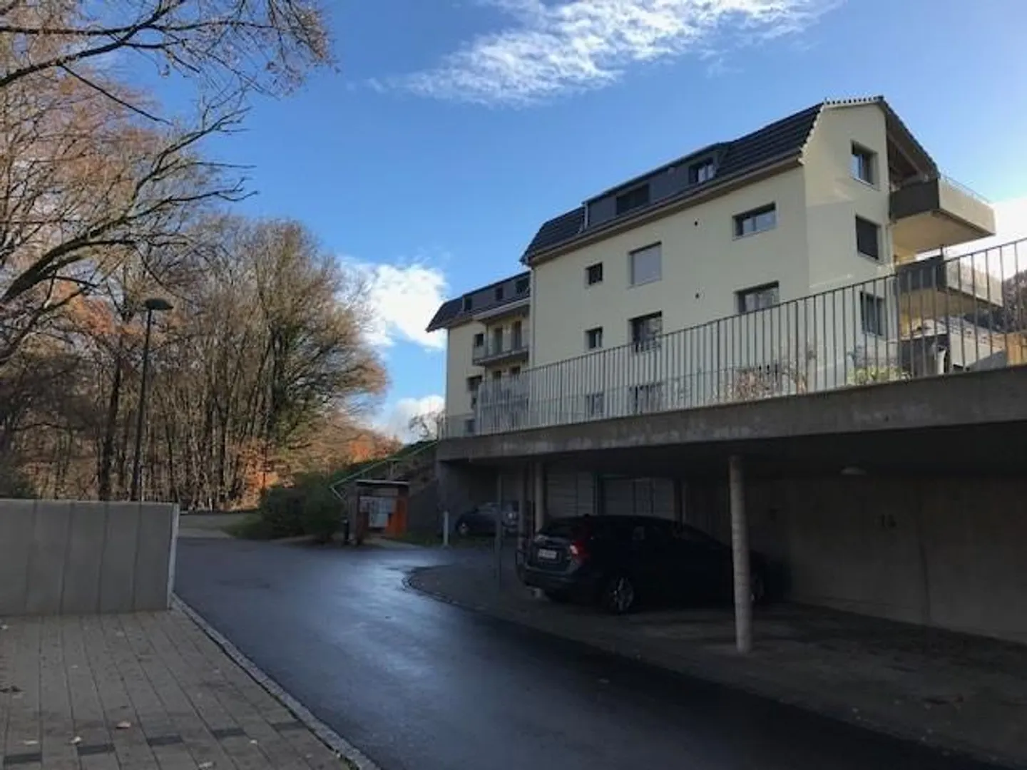 Spacious 3.5-room penthouse apartment with balcony in elevated location - Photo 14 of 15