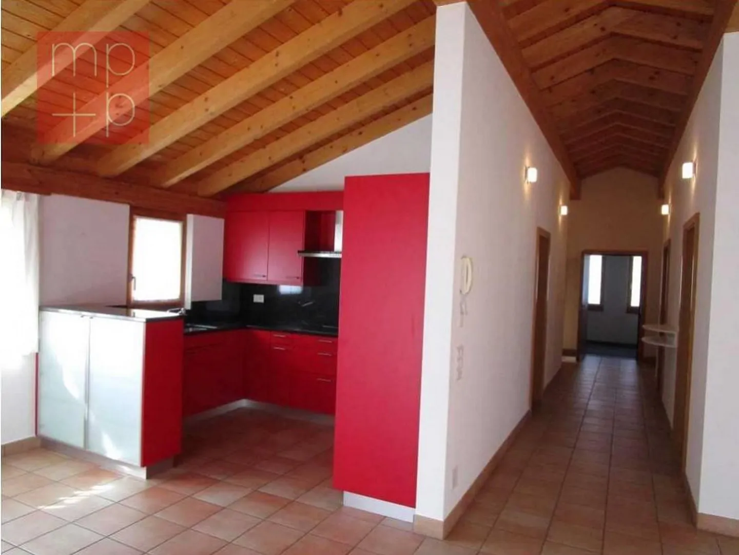 Attic - Quinto - Photo 3 of 8