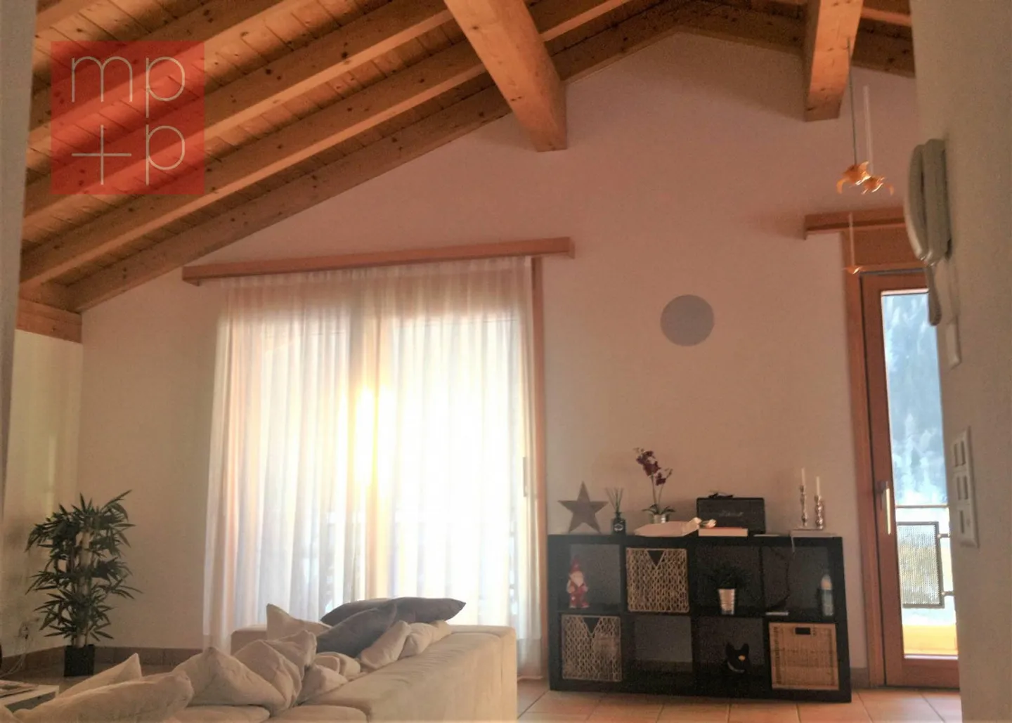 Attic - Quinto - Photo 6 of 8