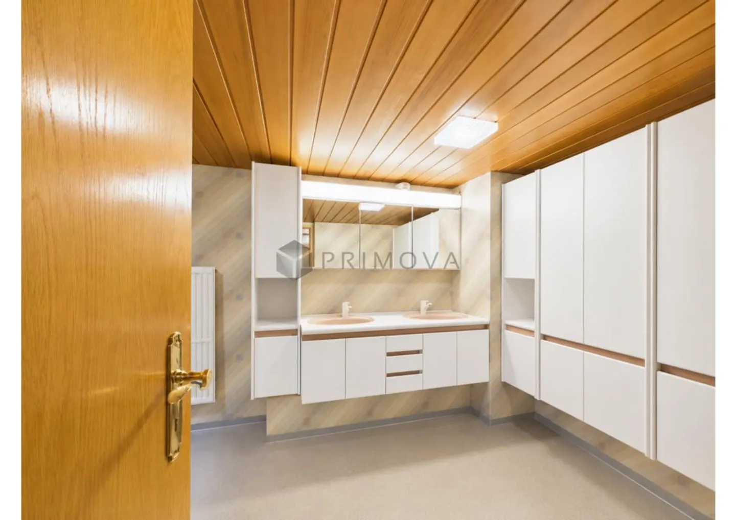 Beaucoup d'espace pour vivre et se sentir bien - Charmante maison de ville de 5,5 pièces - Photo 11 sur 15