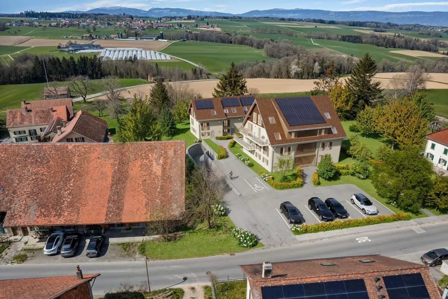 Permesso in vigore! Bella casa adiacente - Foto 3 di 7