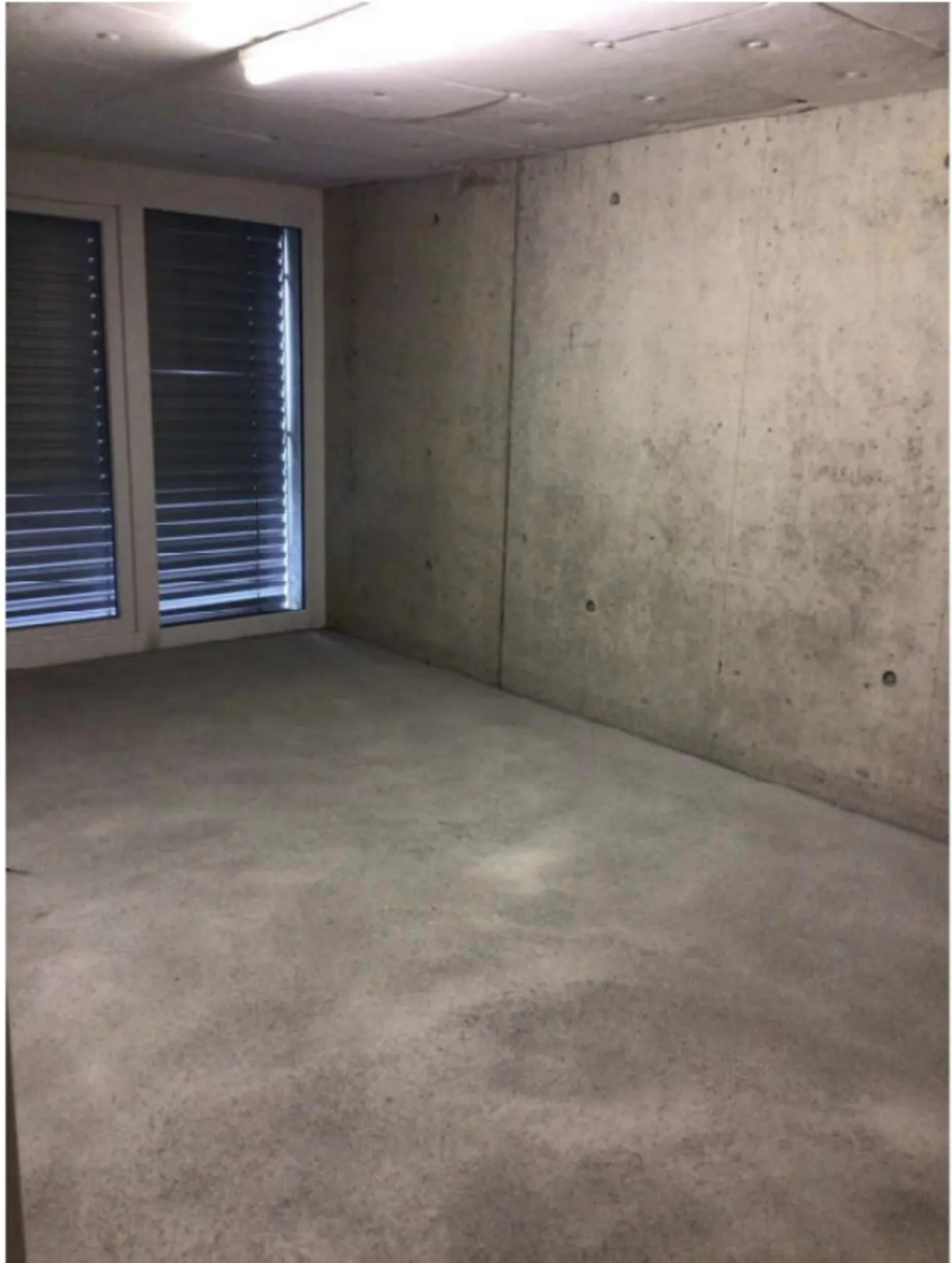 Craft Room 16.3 m2 in Herrenschwanden - Photo 1 of 4