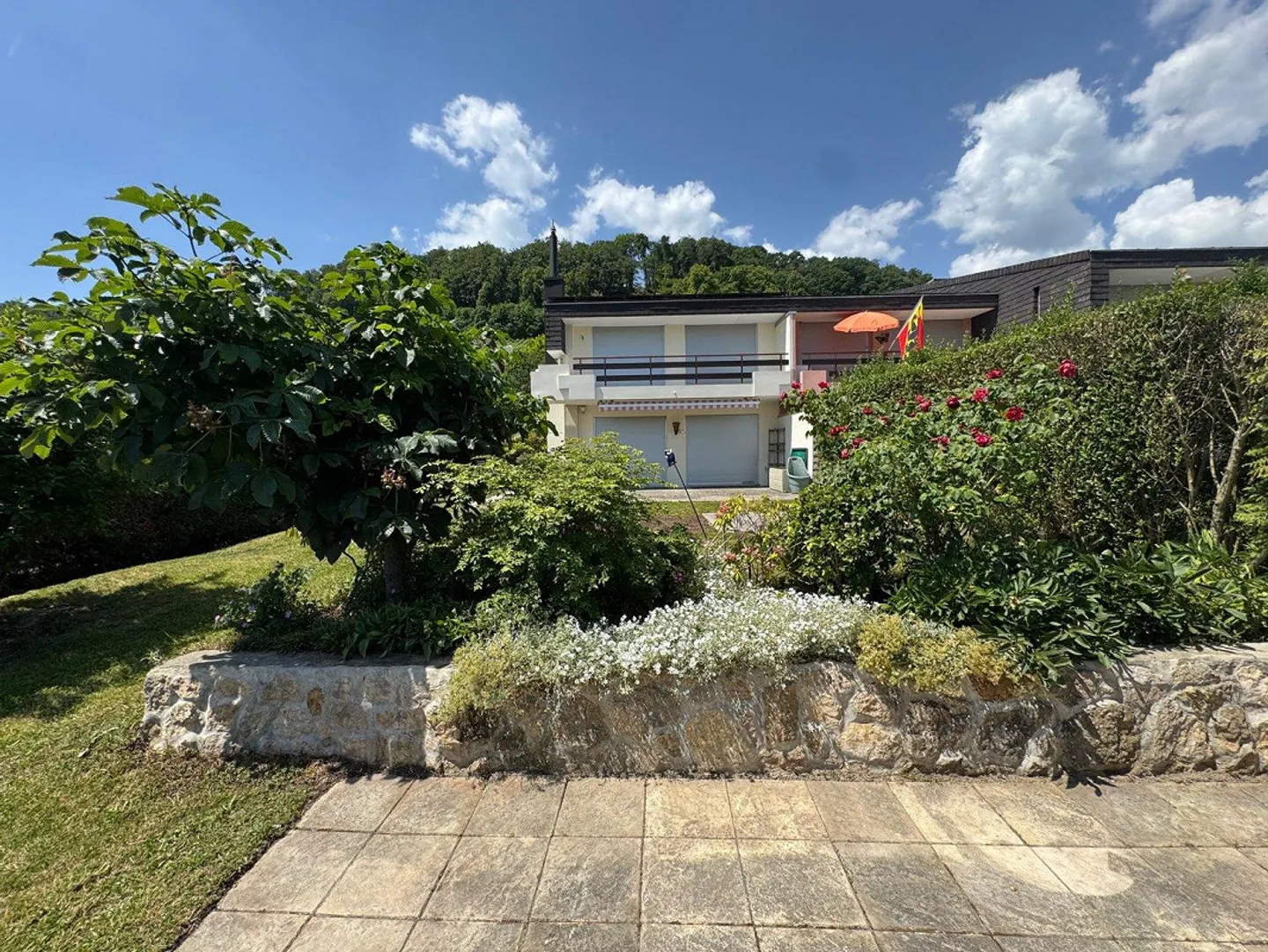 Vivere dove gli altri fanno vacanza - La tua casa con vista sul lago di Bienne - Foto 1 di 13