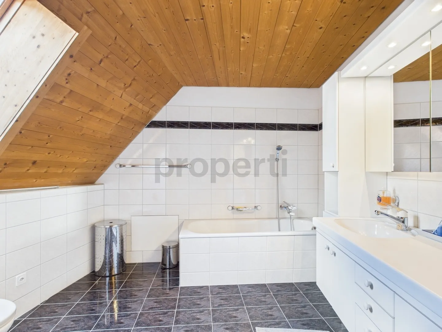 Appartamento mansardato di 5,5 locali con charme nel centro del villaggio di Malans - Foto 9 di 13