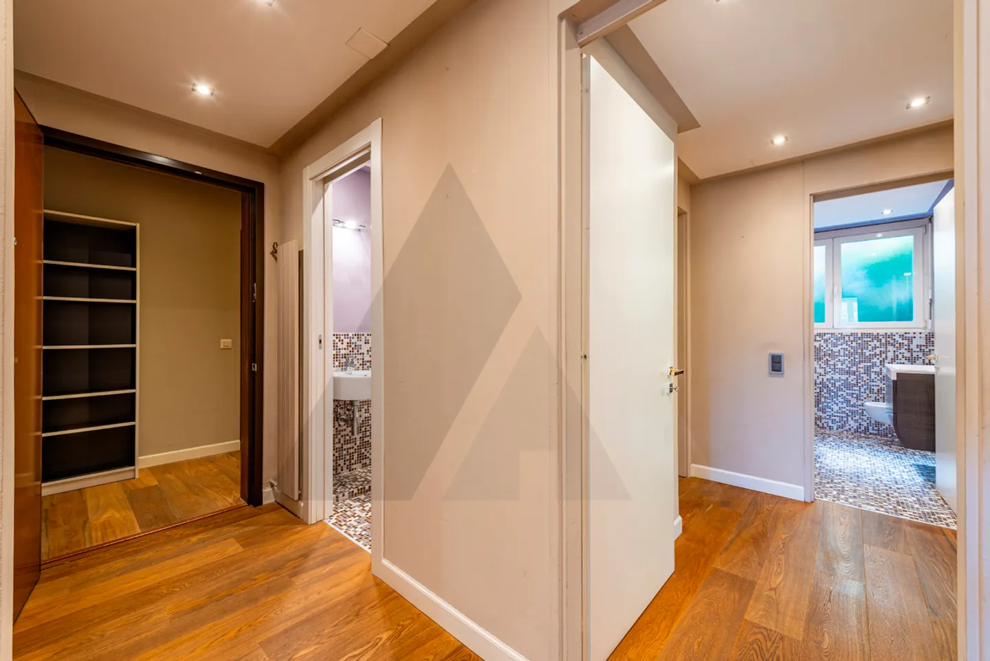 Renovated Apartment in Central Lugano - Photo 5 of 10