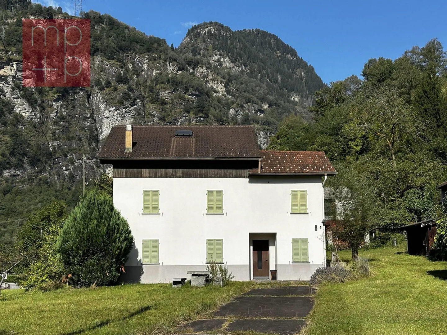 Charmantes Einfamilienhaus in Lavorgo - Foto 1 von 8