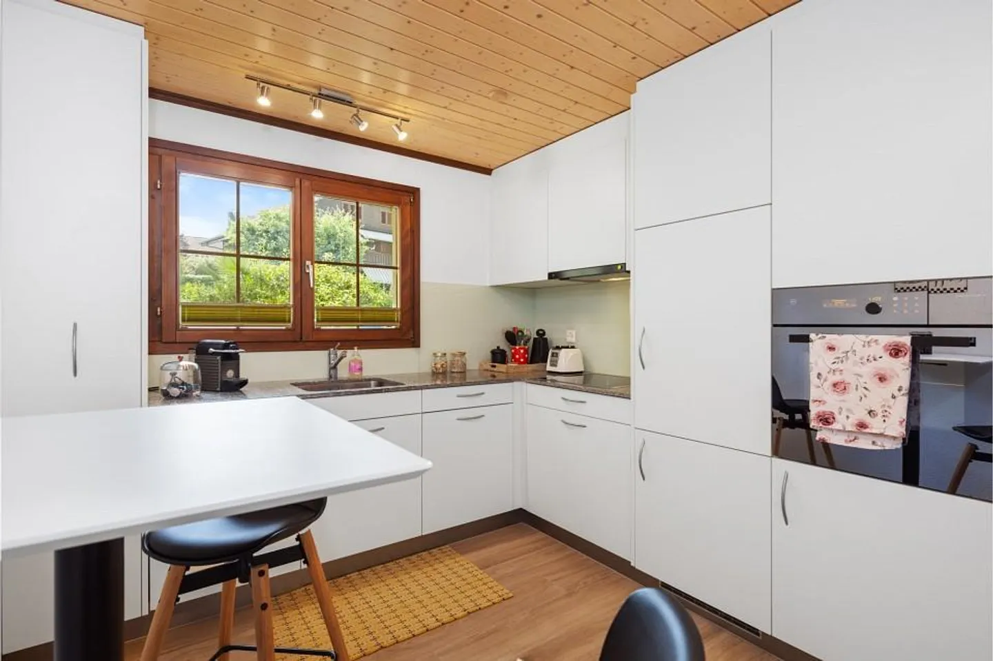 2.5-room apartment with garden seating area - Photo 2 of 6