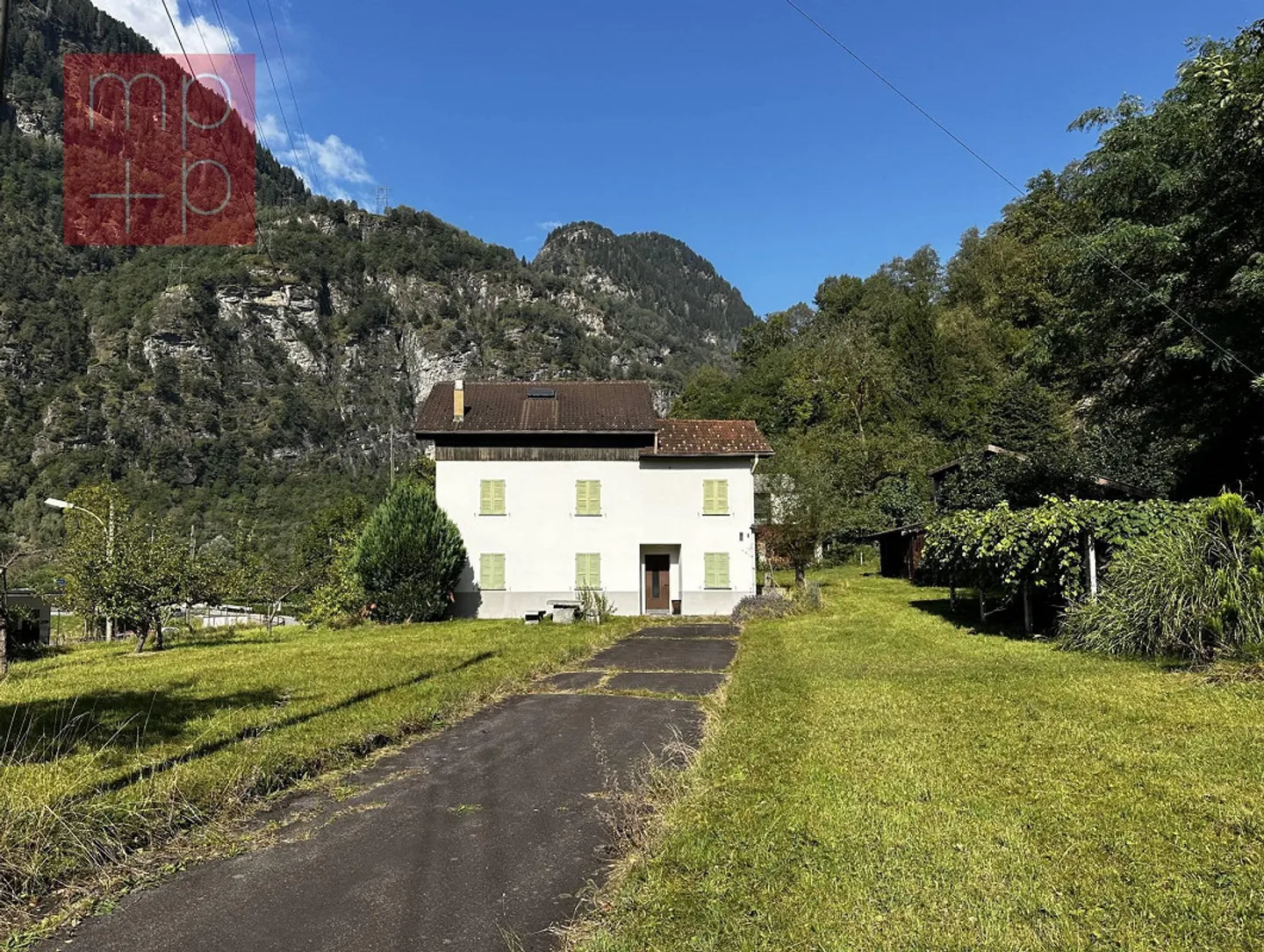 Charmantes Einfamilienhaus in Lavorgo - Foto 2 von 8