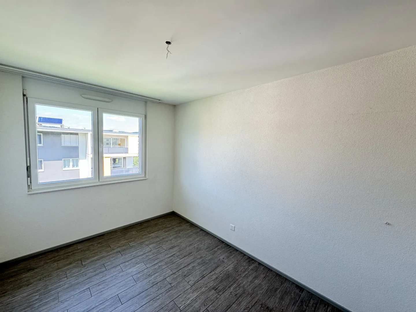 A large sunny terrace - Photo 10 of 12