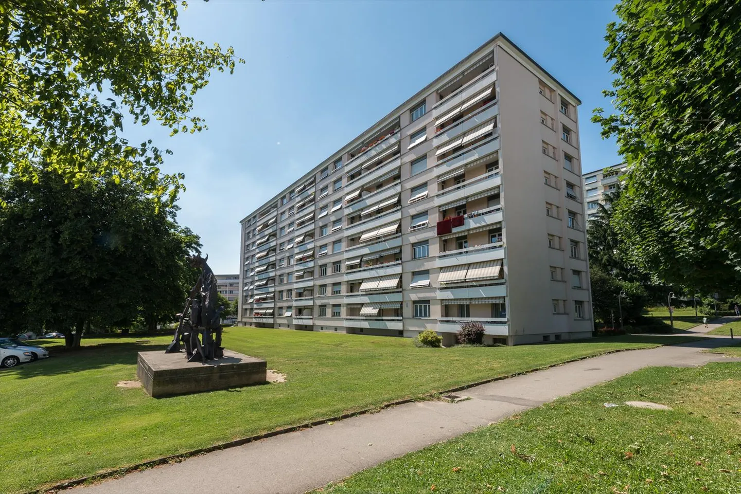 We are renting an indoor parking space immediately - Photo 1 of 1