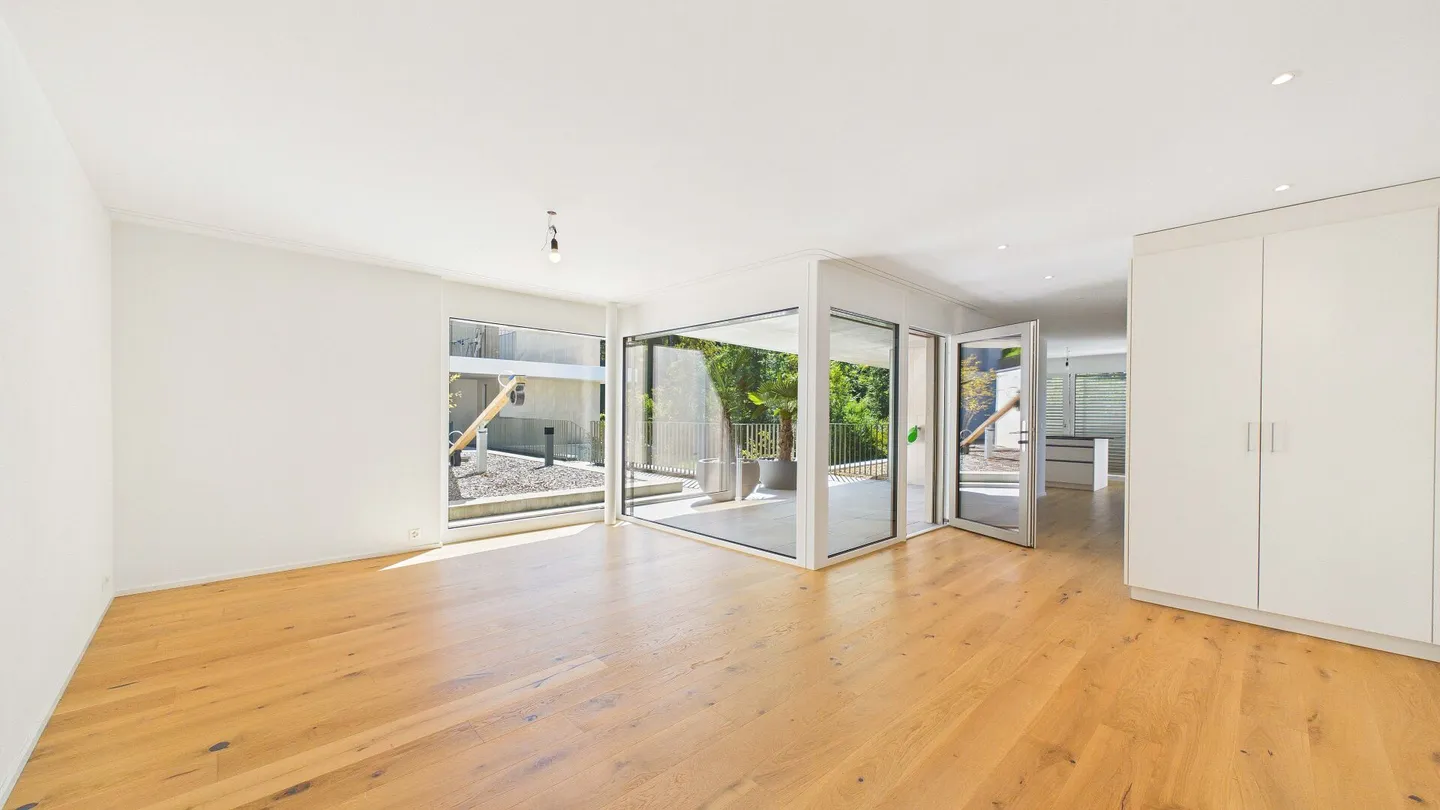 Spacious Duplex Garden Apartment with Plenty of Room for Personal Ideas - Photo 2 of 11