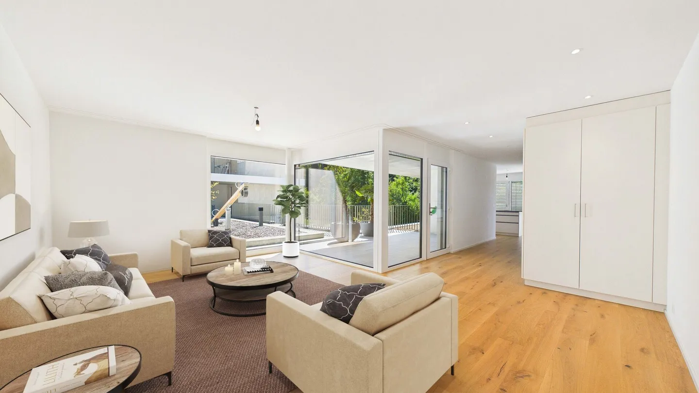 Spacious Duplex Garden Apartment with Plenty of Room for Personal Ideas - Photo 3 of 11