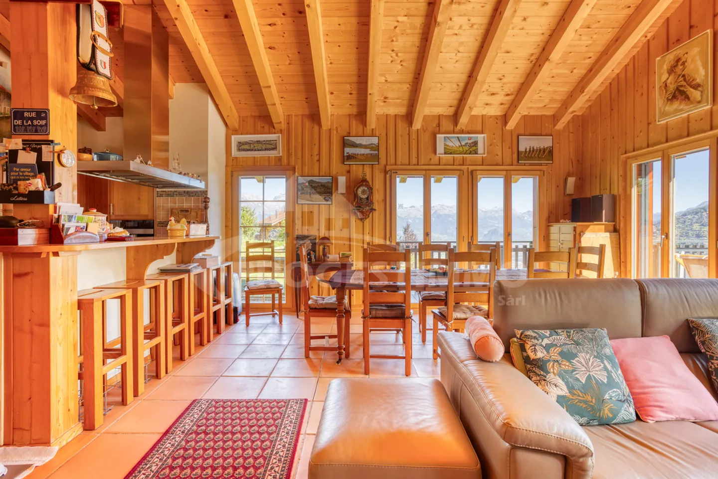 HERZSTOPPENDE CHALET MIT UNVERBAUTER AUSSICHT - Foto 5 von 22