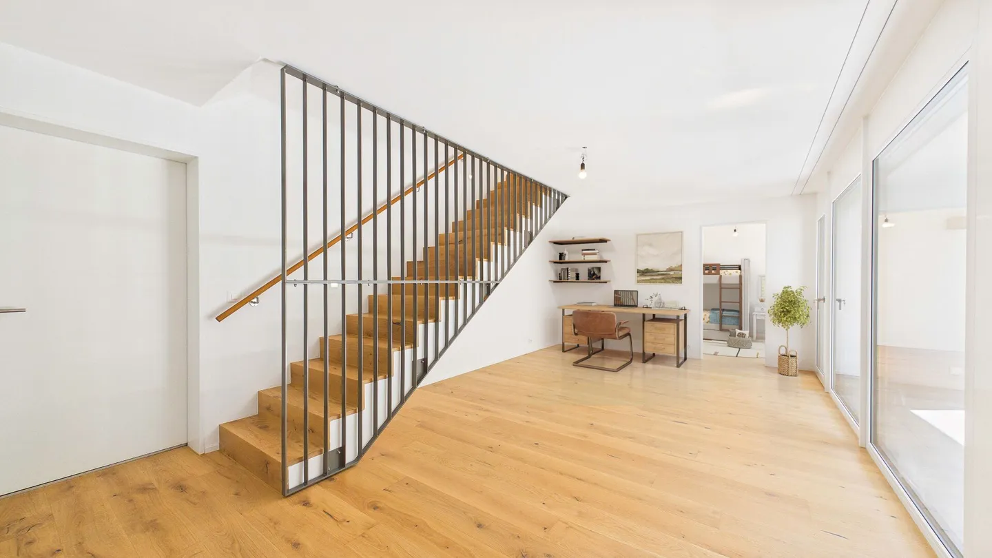 Spacious Duplex Garden Apartment with Plenty of Room for Personal Ideas - Photo 5 of 11