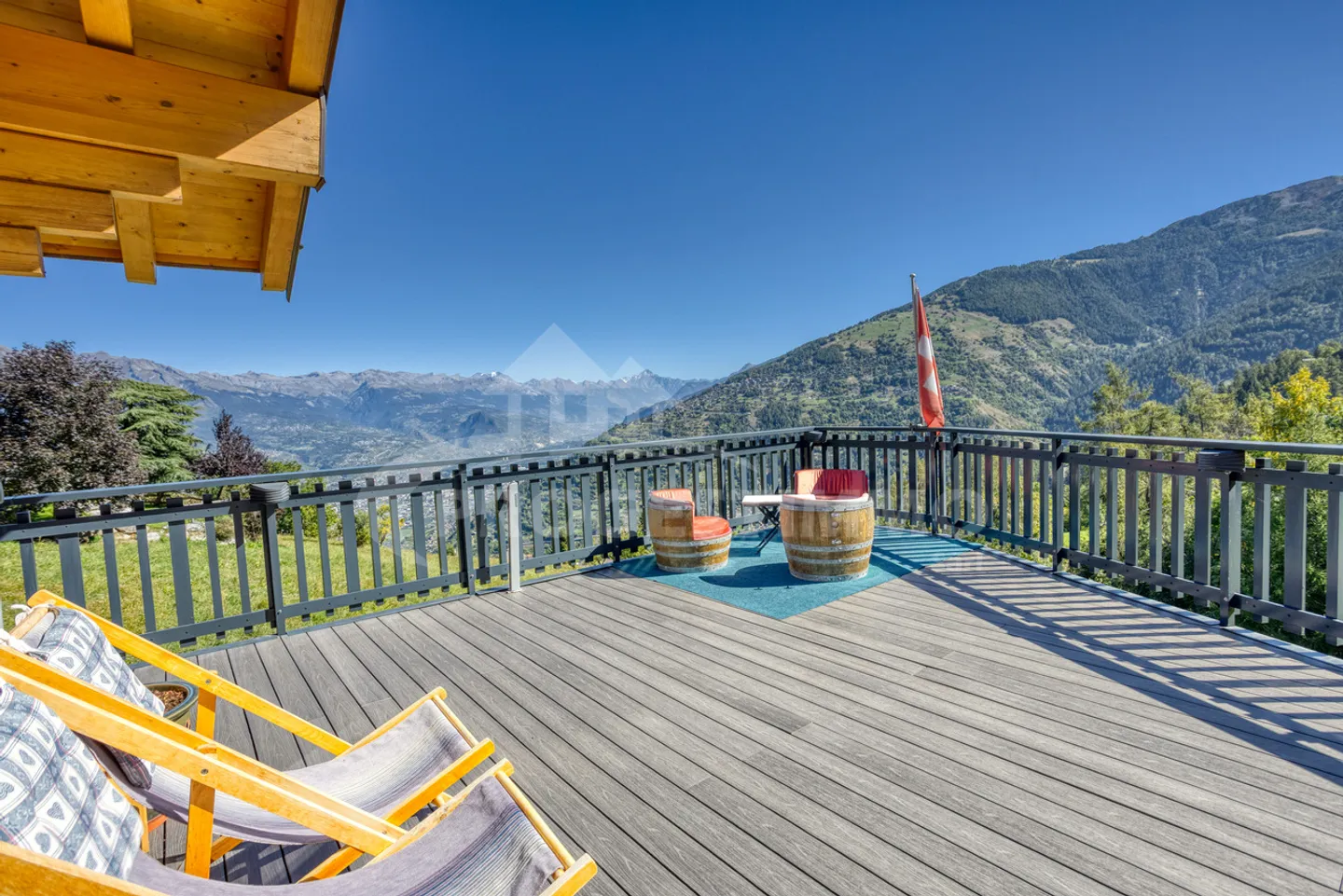 HERZSTOPPENDE CHALET MIT UNVERBAUTER AUSSICHT - Foto 9 von 22