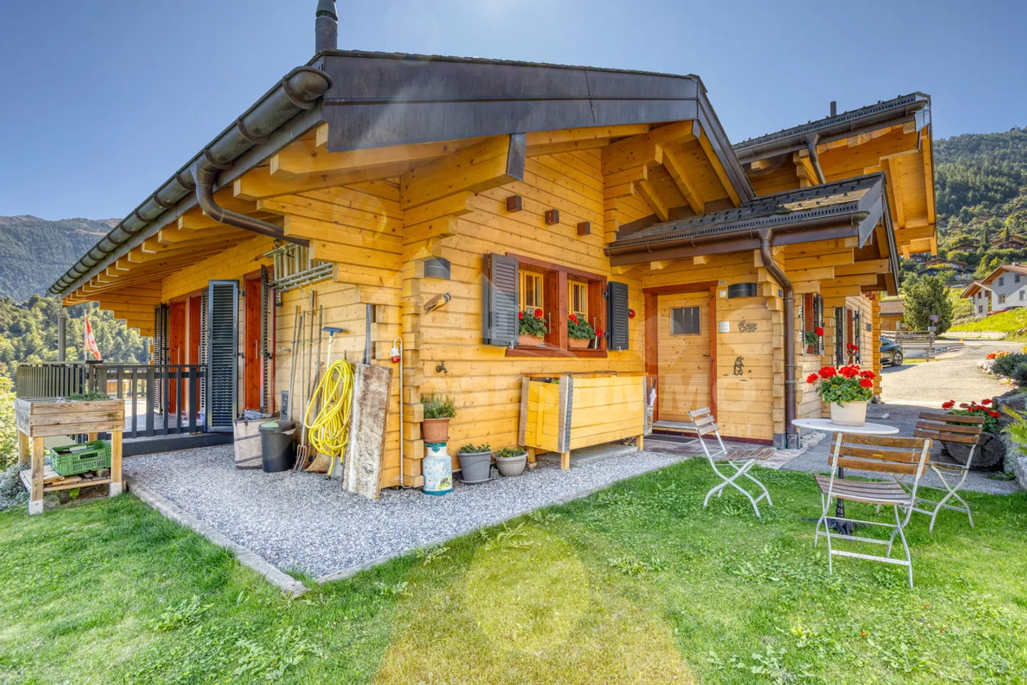 HERZSTOPPENDE CHALET MIT UNVERBAUTER AUSSICHT - Foto 20 von 22