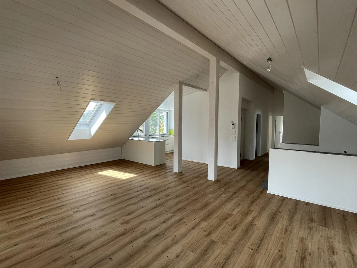 Appartement penthouse exclusif de 3,5 pièces avec accès direct par ascenseur - Photo 3 sur 8