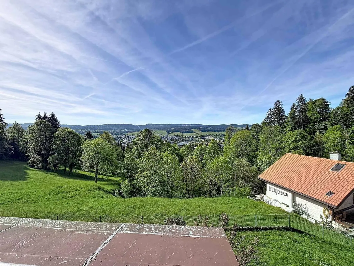 Ein charaktervolles Haus zur Renovierung in den Höhenlagen von La Chaux-de-Fonds - Foto 9 von 13
