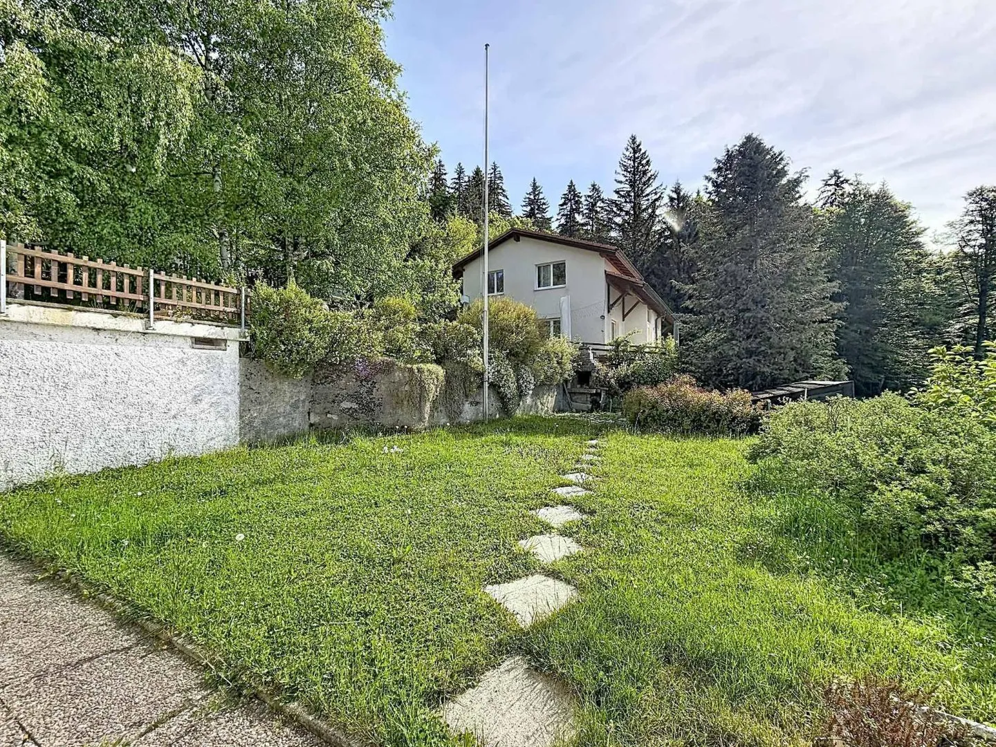 Ein charaktervolles Haus zur Renovierung in den Höhenlagen von La Chaux-de-Fonds - Foto 10 von 13