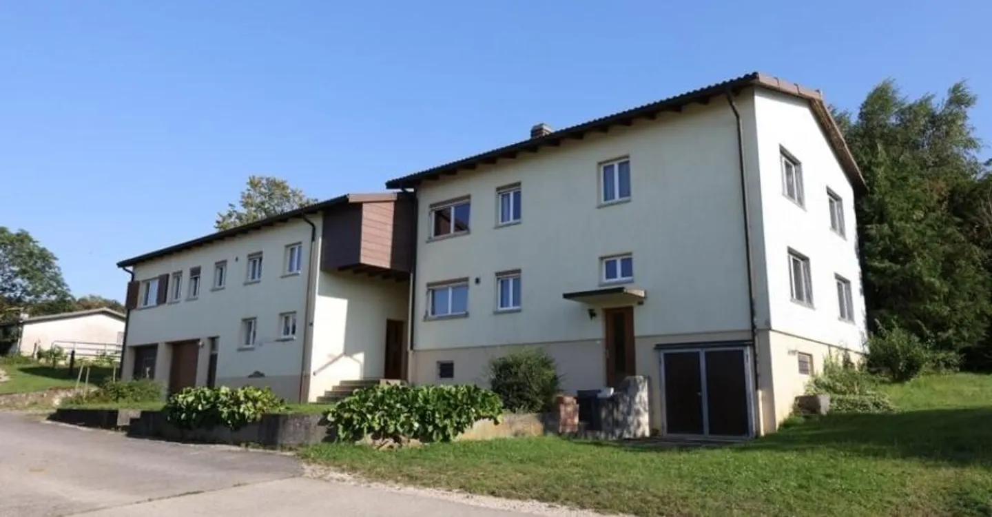 Geräumige Familienvilla mit Wohnung - Foto 1 von 12