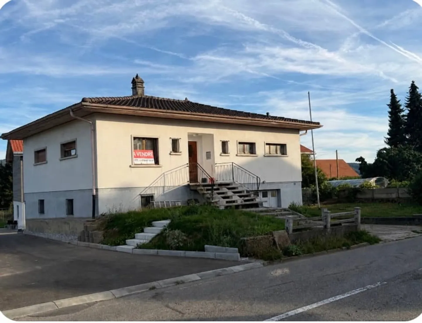 EINZELHAUS IN CHÉNENS - EXPANSIONSPOTENZIAL - Foto 2 von 3